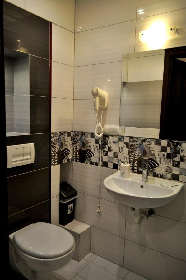 Hotel Pauza رادزين بودلاسكي المظهر الخارجي الصورة