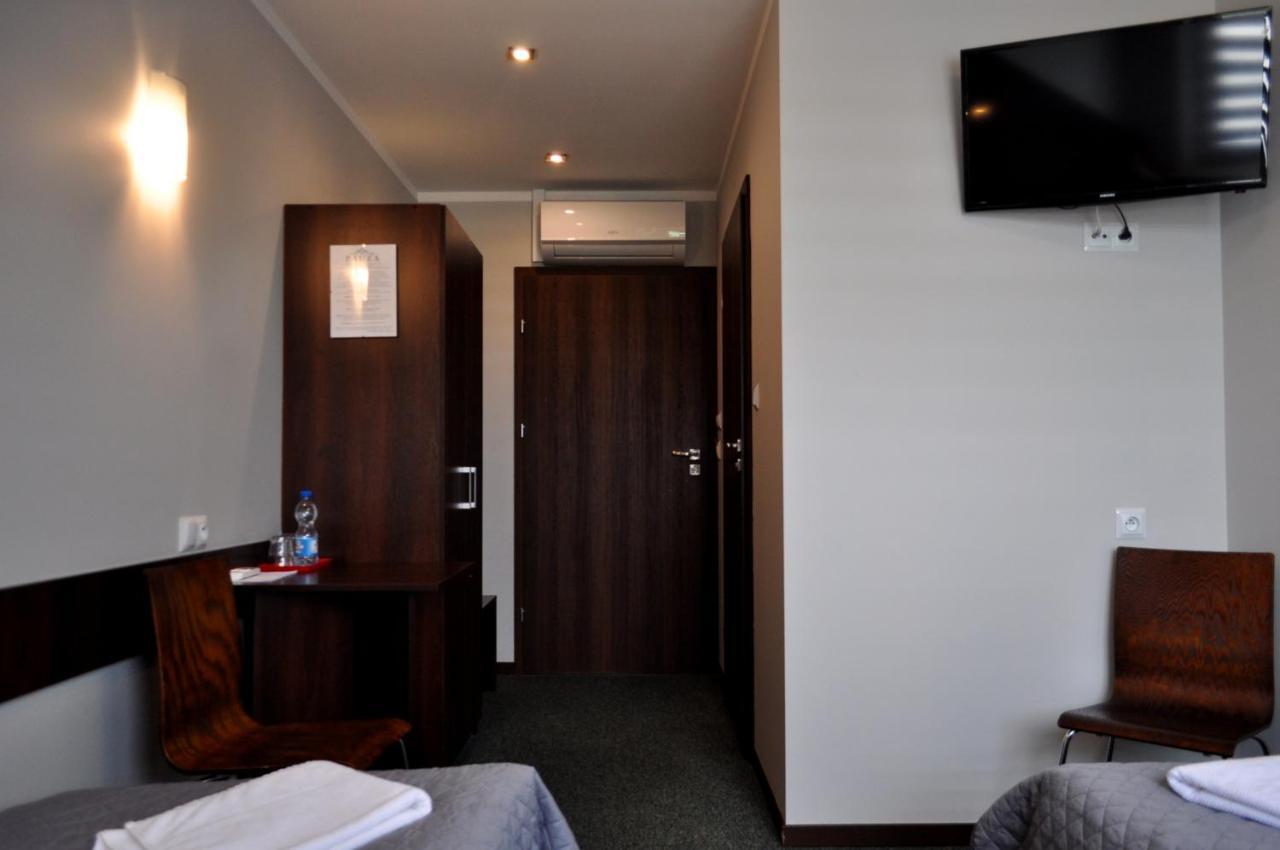 Hotel Pauza رادزين بودلاسكي المظهر الخارجي الصورة